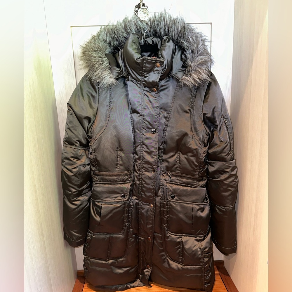 🔥✨REDUCED! Guess women’s winter jacket sz med